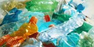 Plasty z obcí (a těla) ven